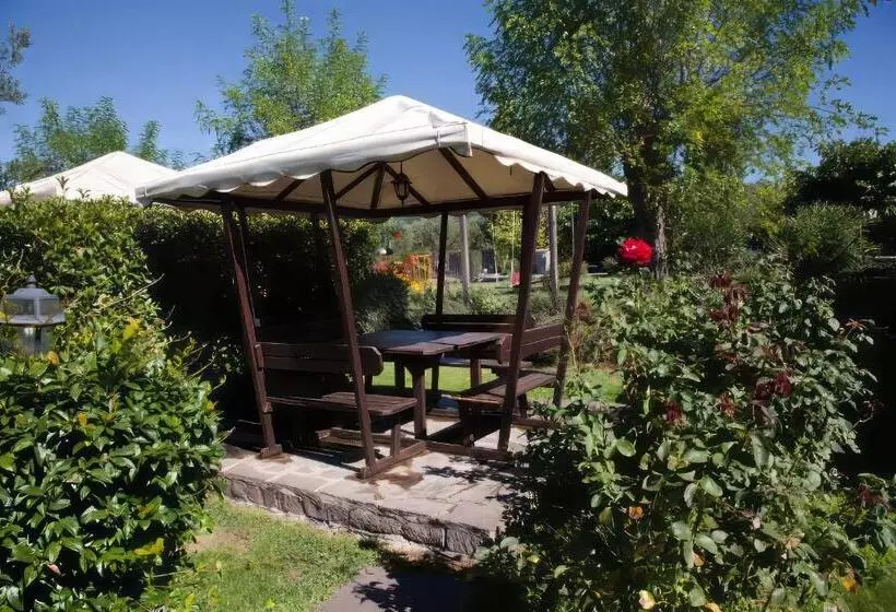 هتل Agriturismo L Elce