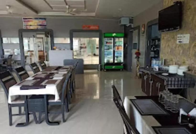 Hotelli Buldana Urban Residency Club , Buldana