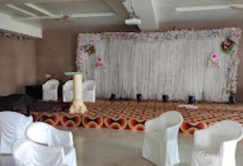 ホテル Buldana Urban Residency Club , Buldana