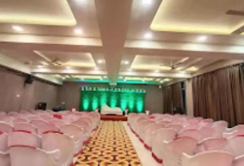 Hotelli Buldana Urban Residency Club , Buldana