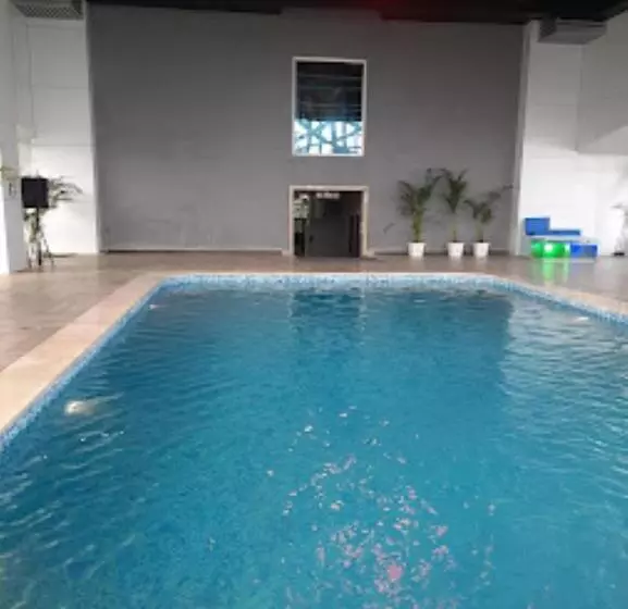 Hotelli Buldana Urban Residency Club , Buldana