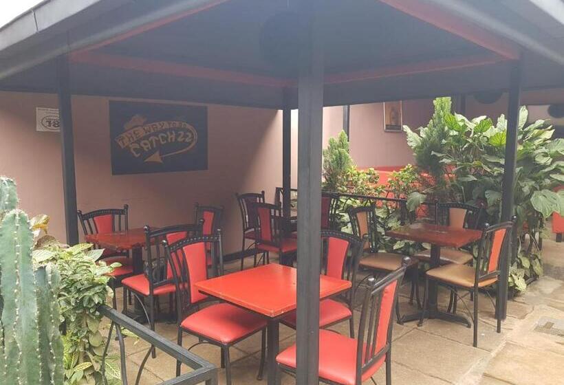 هتل Catch 22 Lounge & Lodge