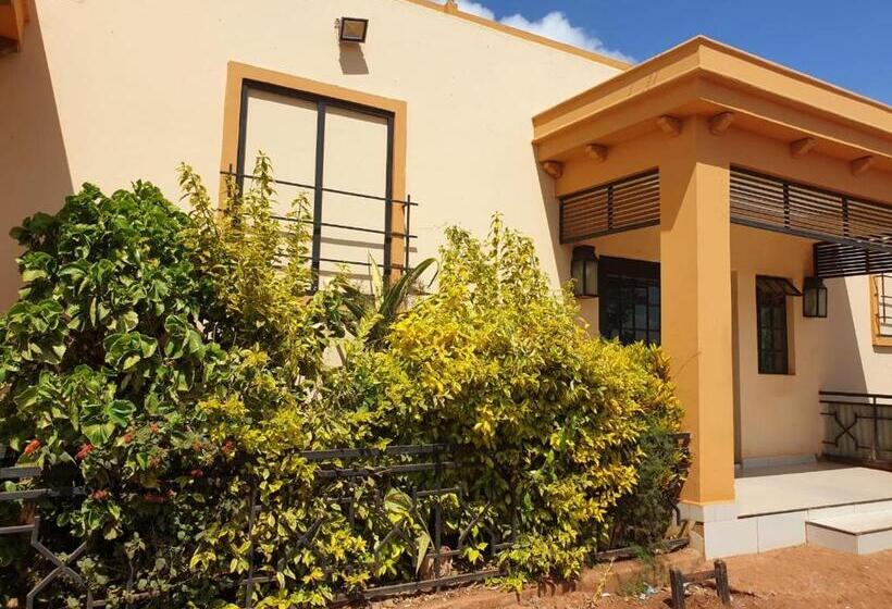 هتل Catch 22 Lounge & Lodge