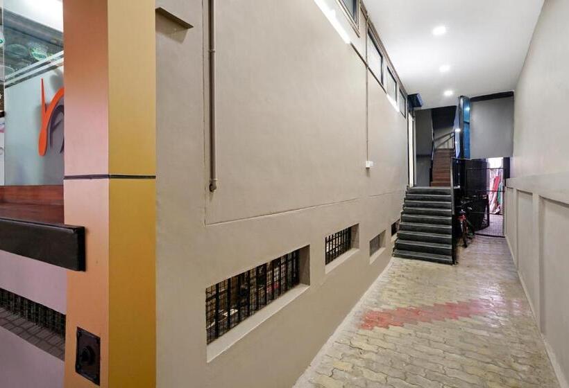 בית מלון כפרי Century Regency