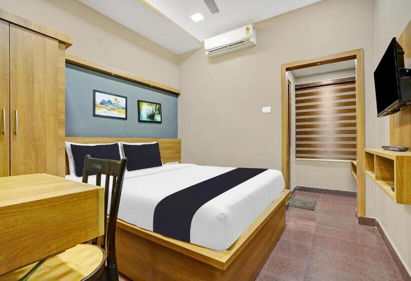 בית מלון כפרי Century Regency