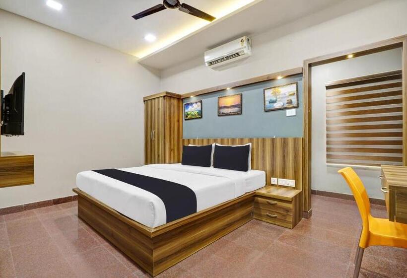 בית מלון כפרי Century Regency