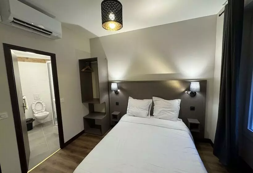 ホテル Hôtel Royal Montreuil