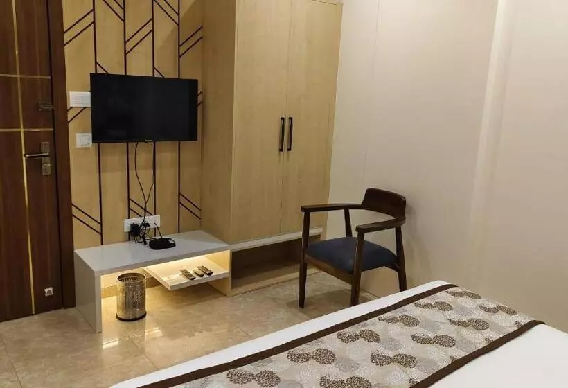 ホテル Suvarnam Residency