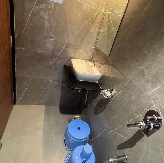 Отель Suvarnam Residency