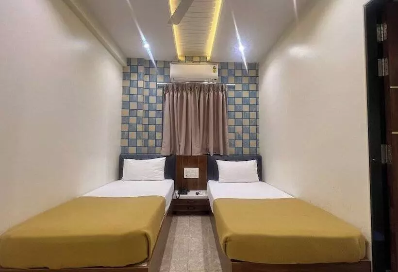 ホテル Suvarnam Residency