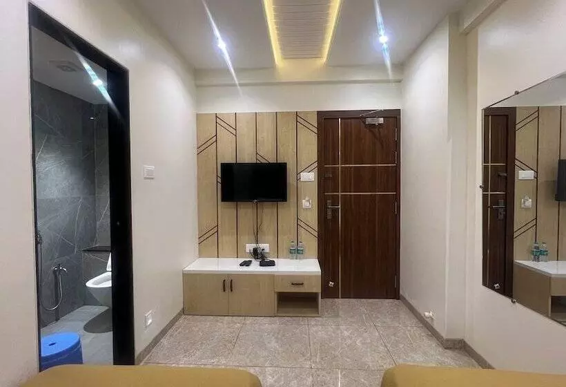 ホテル Suvarnam Residency