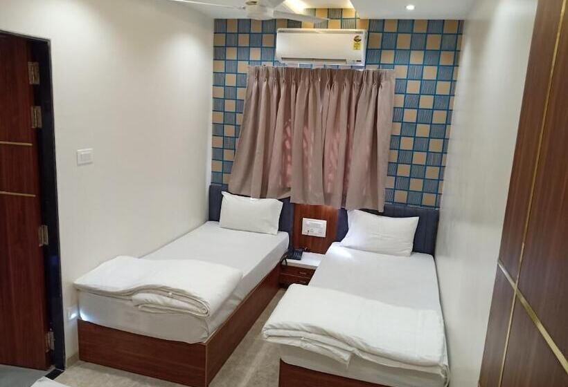 Отель Suvarnam Residency