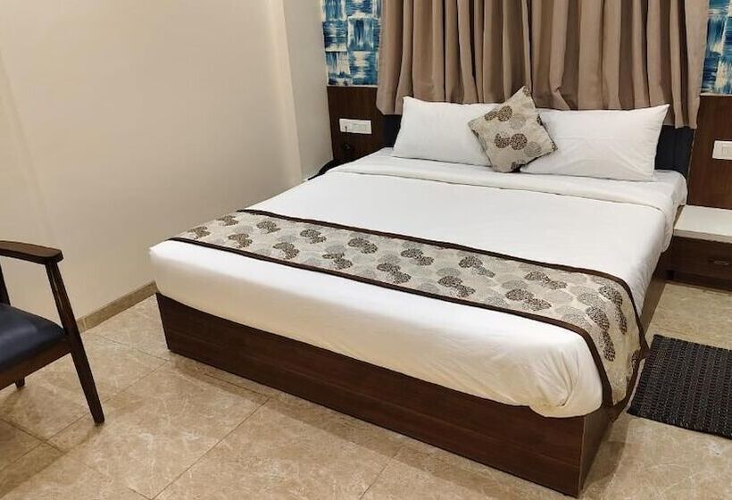 Отель Suvarnam Residency