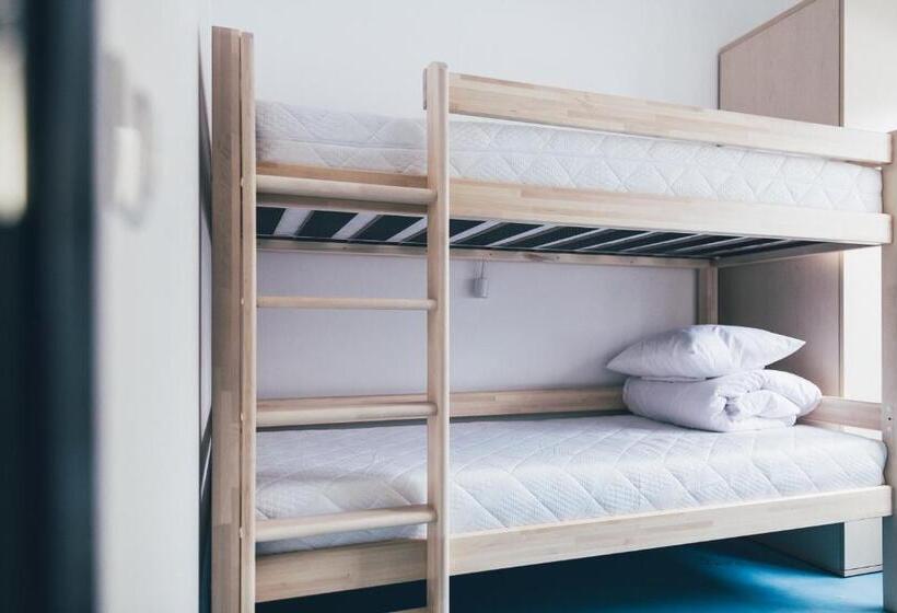 ülemiste Airport Hostel