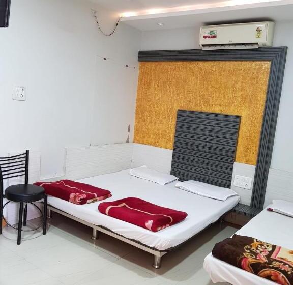 New Hotel Shree Radha Krishna Palace, Maheshwar