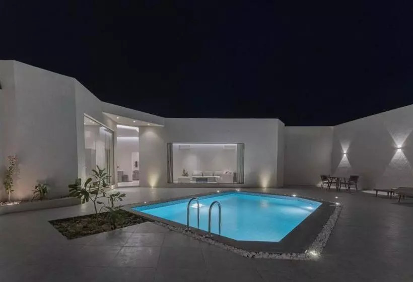 Palm Trees Resort Alammaria