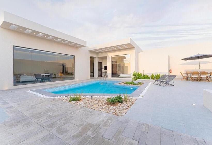 Palm Trees Resort Alammaria