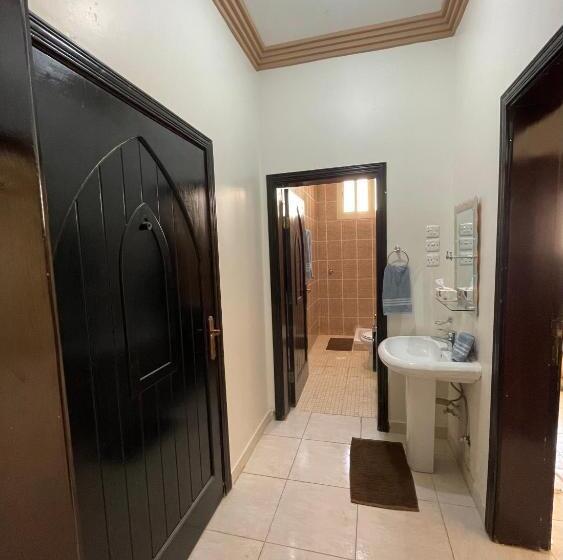 پانسیون ستوديو كبير غرفة و حمام بمكيف غسالة تلفاز واي فاي