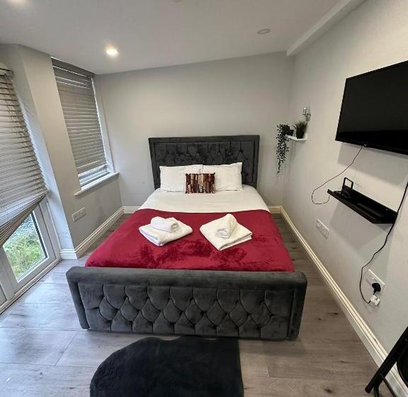 펜션 Greenford Stays