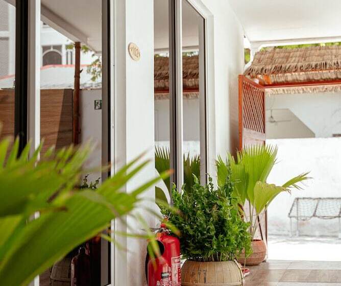 پانسیون Holiday Crib