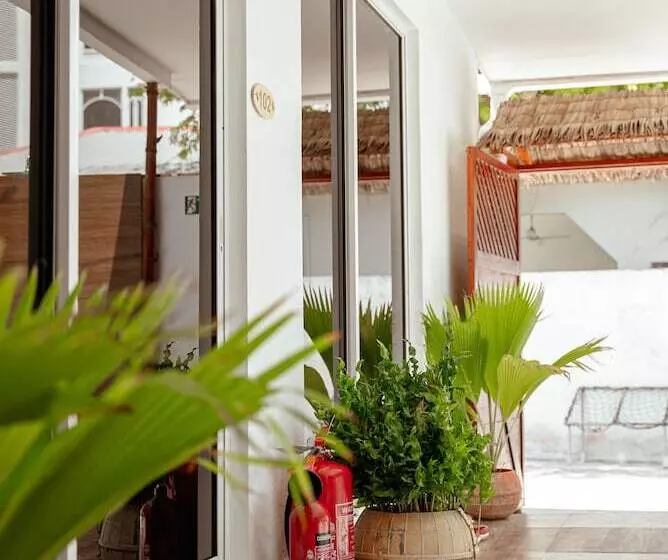 پانسیون Holiday Crib