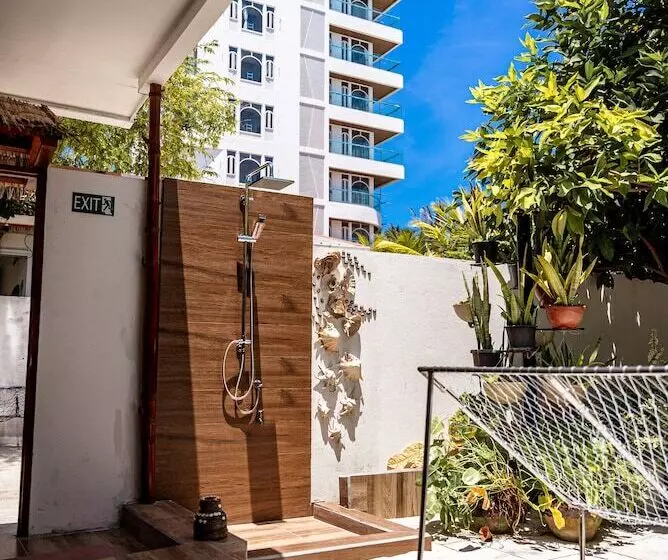 پانسیون Holiday Crib