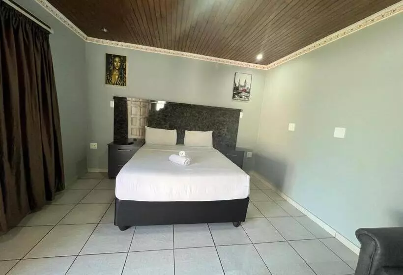 ペンション Nest And Rest Guest House