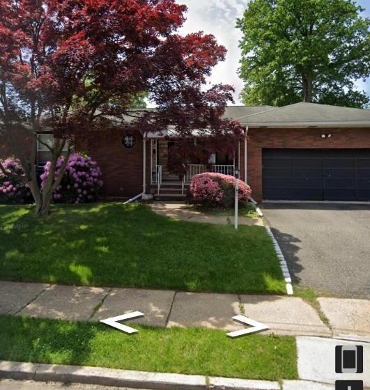 펜션 Room In House Lovely Room, Medical Clinical, Shops Restaurant M