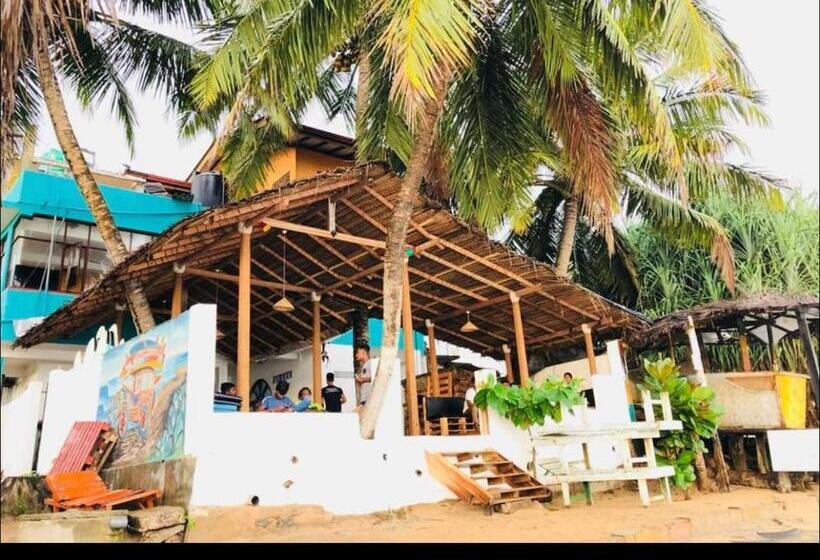 بنسيون Surf Lodge