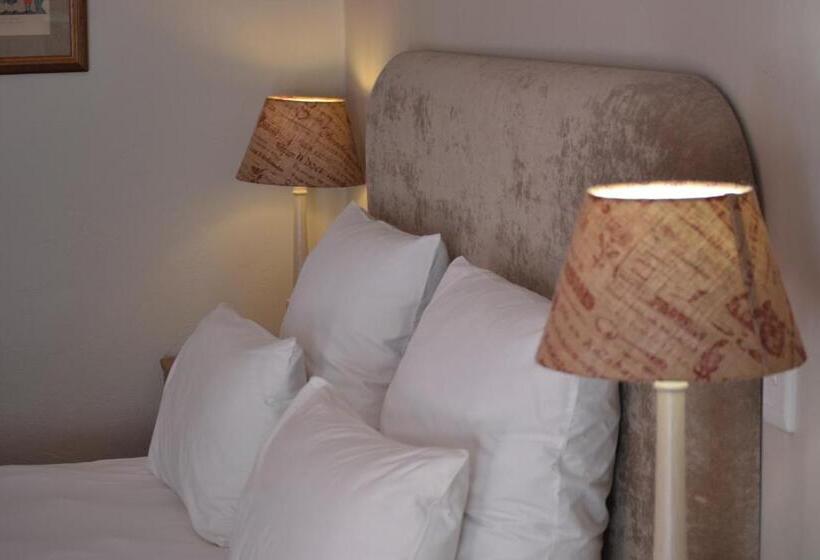 بنسيون Via S Guesthouse