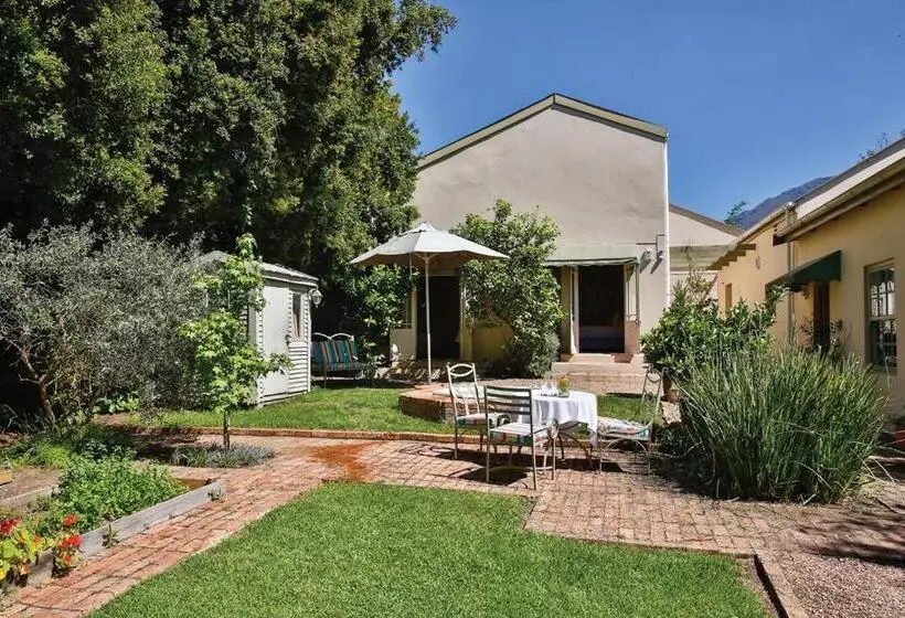 Majatalo Via S Guesthouse