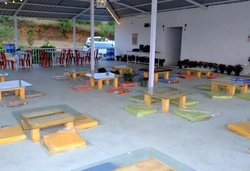 リゾートホテル Hakuna Matata Poolside Camping Pawana