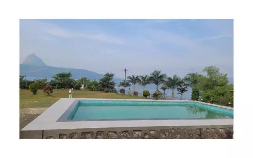 リゾートホテル Hakuna Matata Poolside Camping Pawana