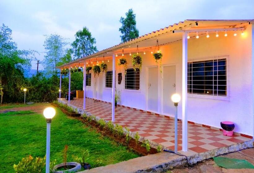 אתר נופש Hakuna Matata Poolside Camping Pawana