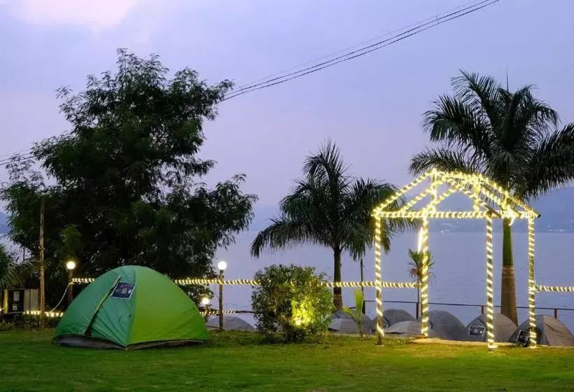 リゾートホテル Hakuna Matata Poolside Camping Pawana