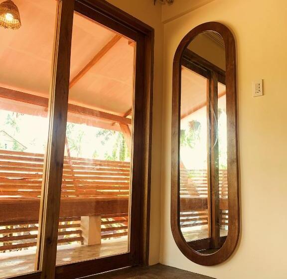 استراحتگاه Om Home