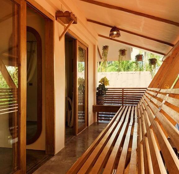 استراحتگاه Om Home