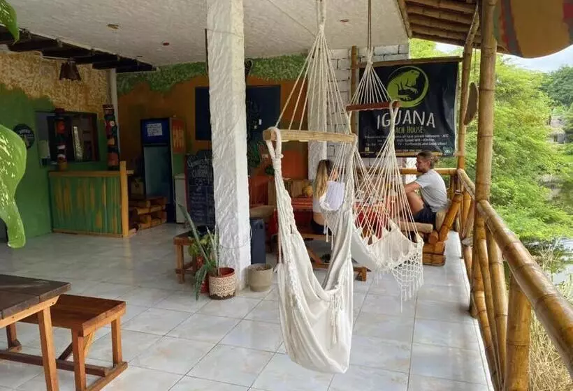 ユースホステル Iguana Beach House