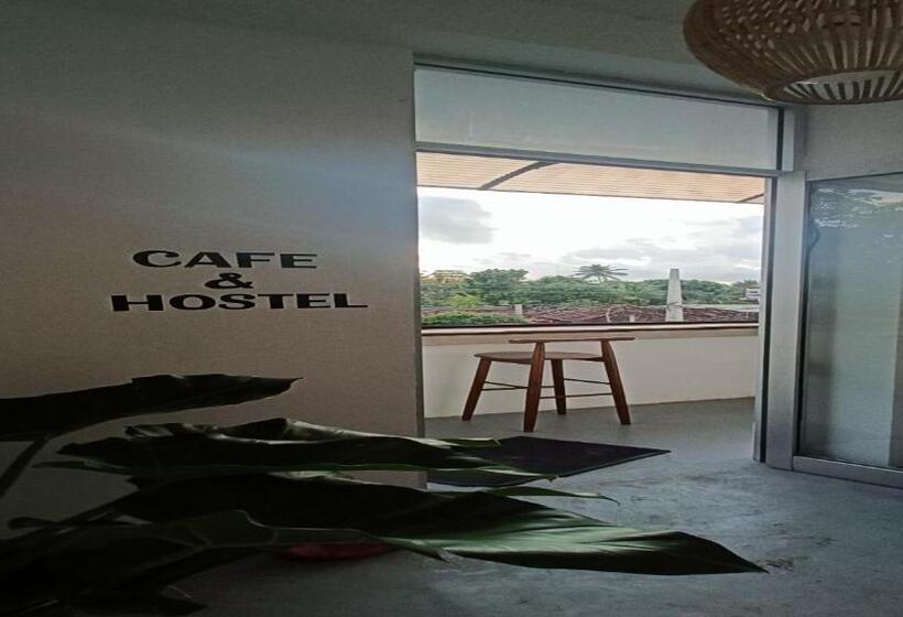 فندق صغير Yasis Surf Lodge