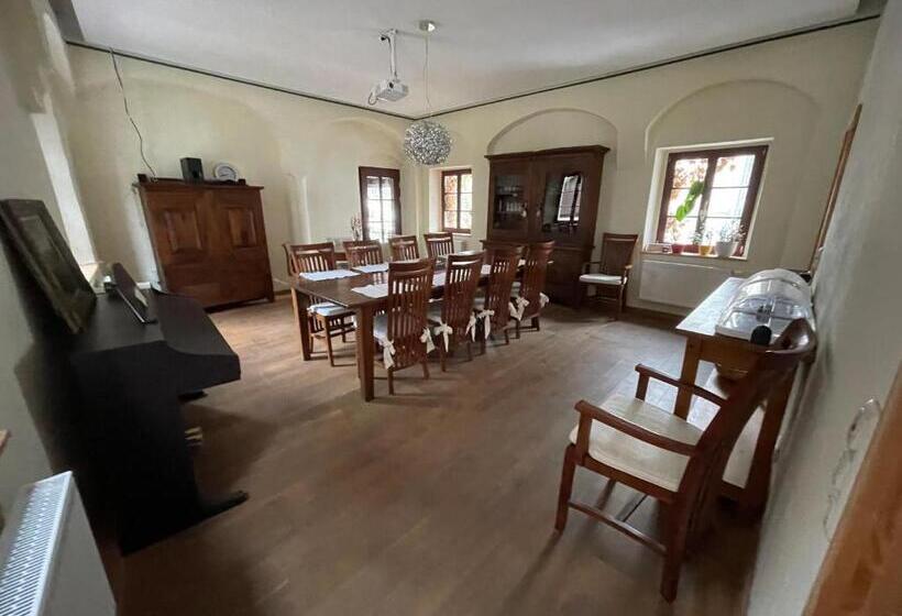 تختخواب و صبحانه Pension Am Markt Meißen