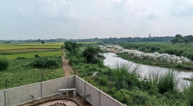 ホテル Bishnupur River Side Resort