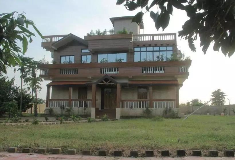 ホテル Bishnupur River Side Resort