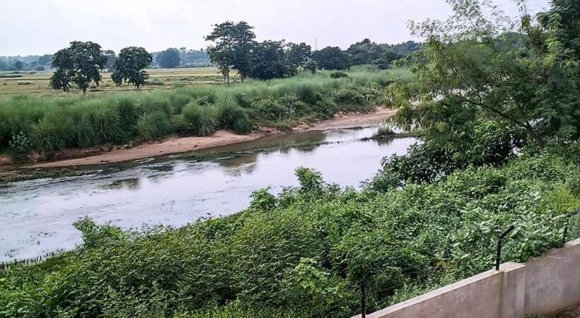 ホテル Bishnupur River Side Resort