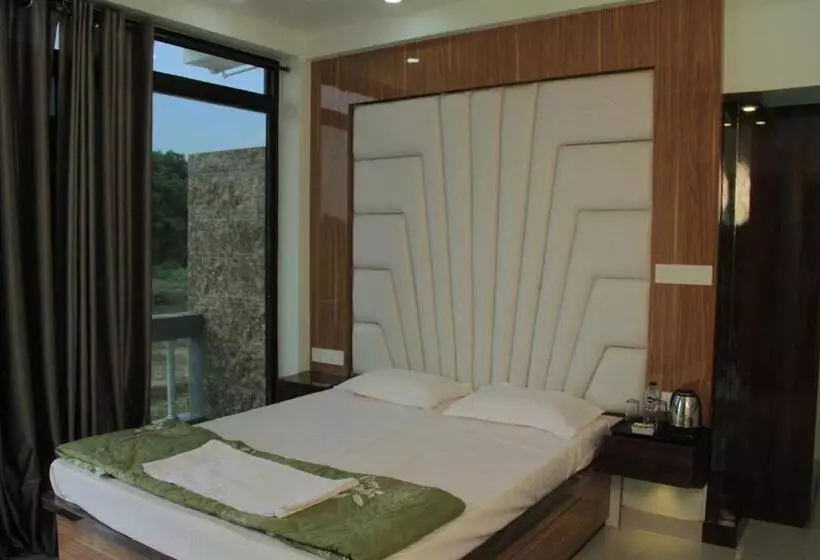 ホテル Bishnupur River Side Resort
