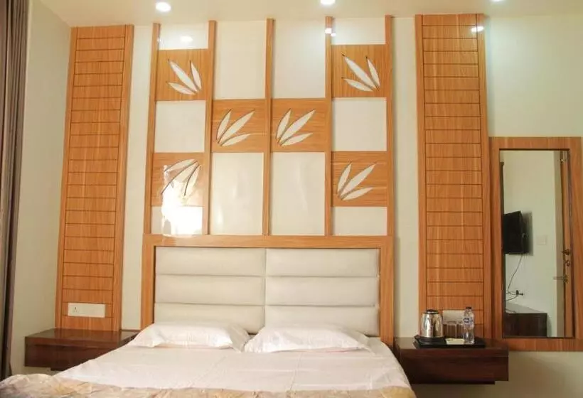 ホテル Bishnupur River Side Resort
