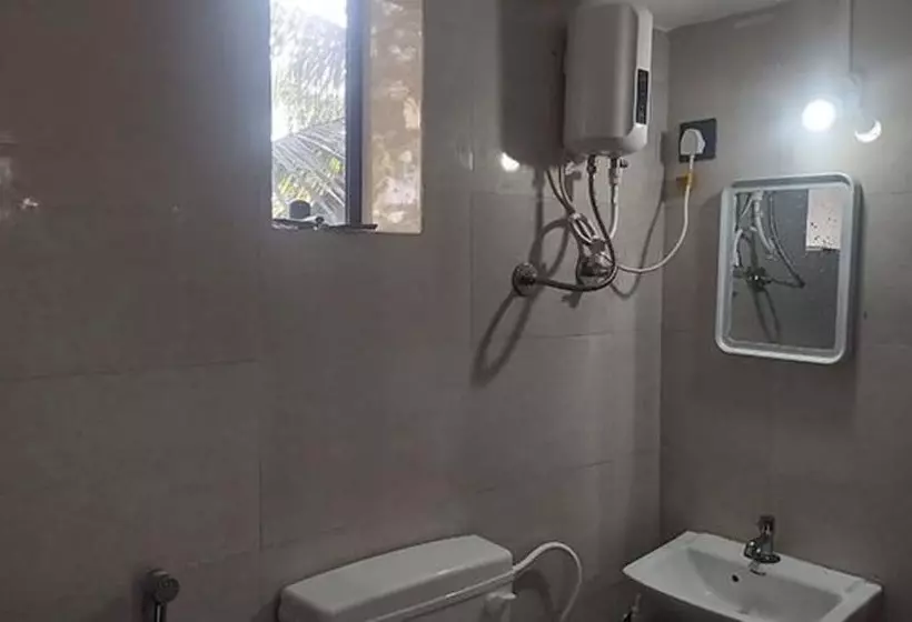 ホテル Fabexpress Peacock Suites