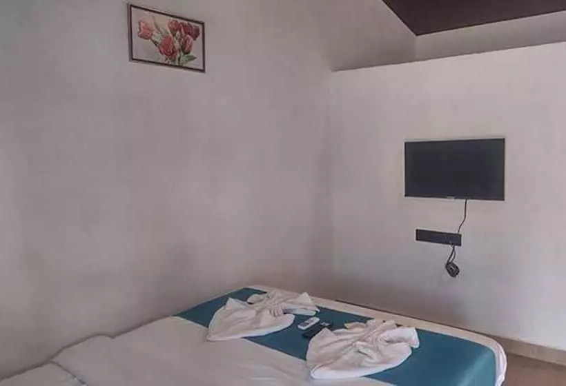 ホテル Fabexpress Peacock Suites