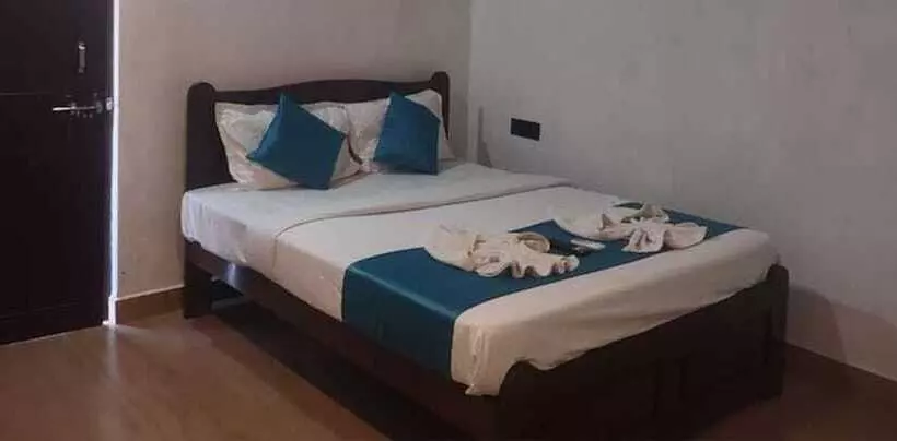 ホテル Fabexpress Peacock Suites