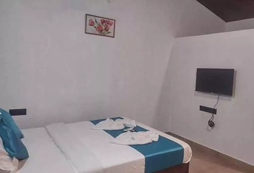 ホテル Fabexpress Peacock Suites