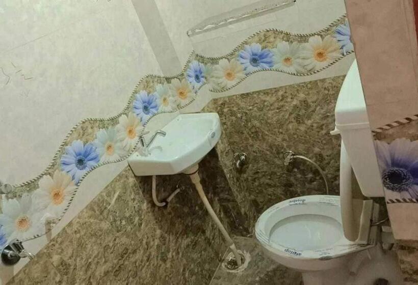 Hotel Oyo 8201 Blg Villa Guest House